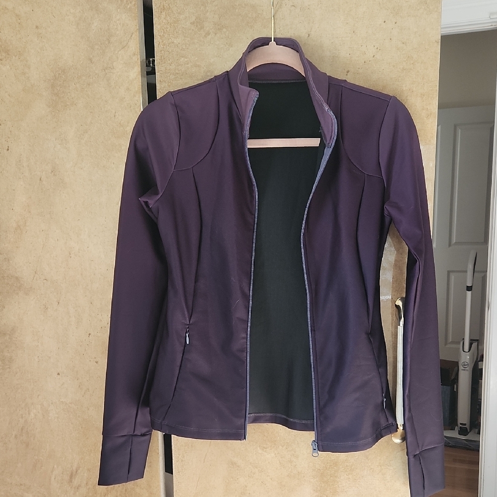 SALE! "GHOST FLOWER" Women's Workout / Exercise Jacket in 2-tones of Rich Purple - Picture 4 of 7